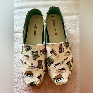 TOMS Natural Camping Adventure Print Slip-On Moccasins with Green Lining